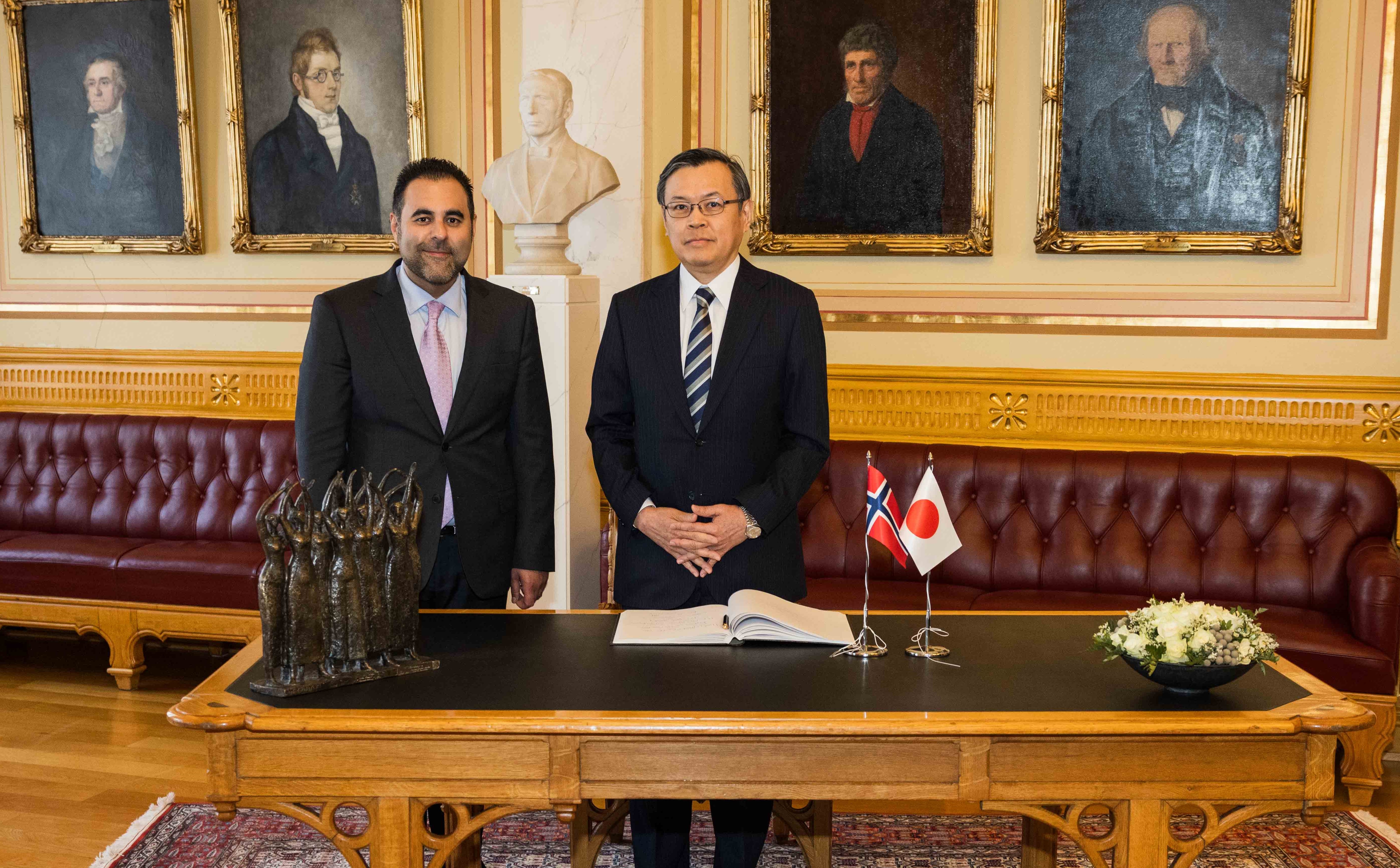 ガラカーニ議会議長、杉山大使 | Photo credit: Peter Mydske/Stortinget