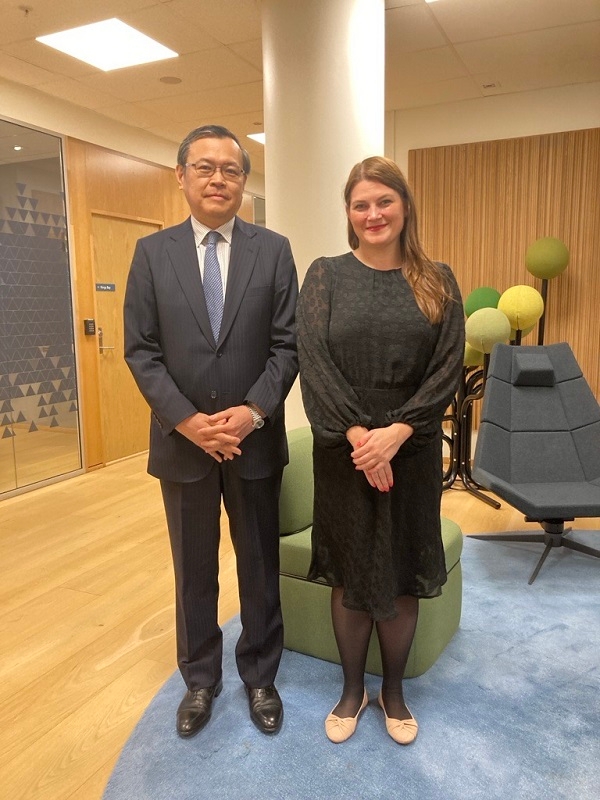 Ambassadør Sugiyama og næringsminister Myrseth