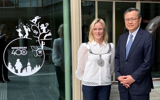 Ordfører Spiten og ambassadør Sugiyama