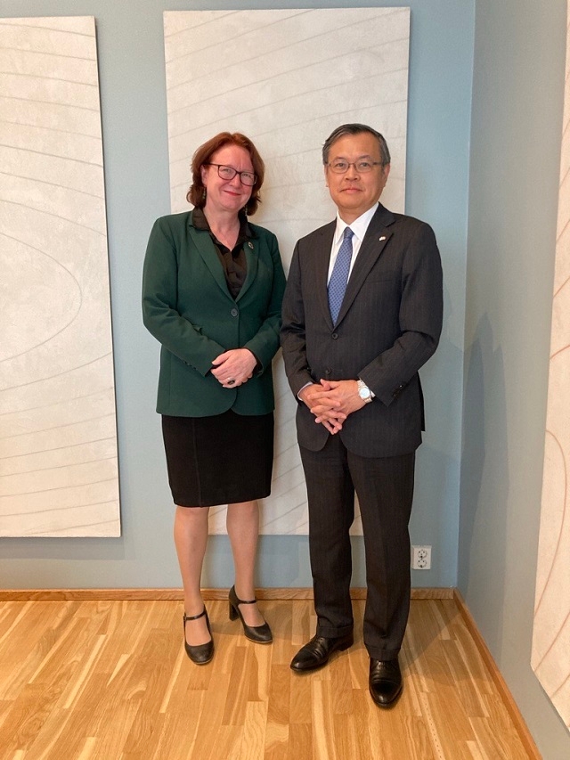 Statssekretær Sandkjær og ambassadør Sugiyama
