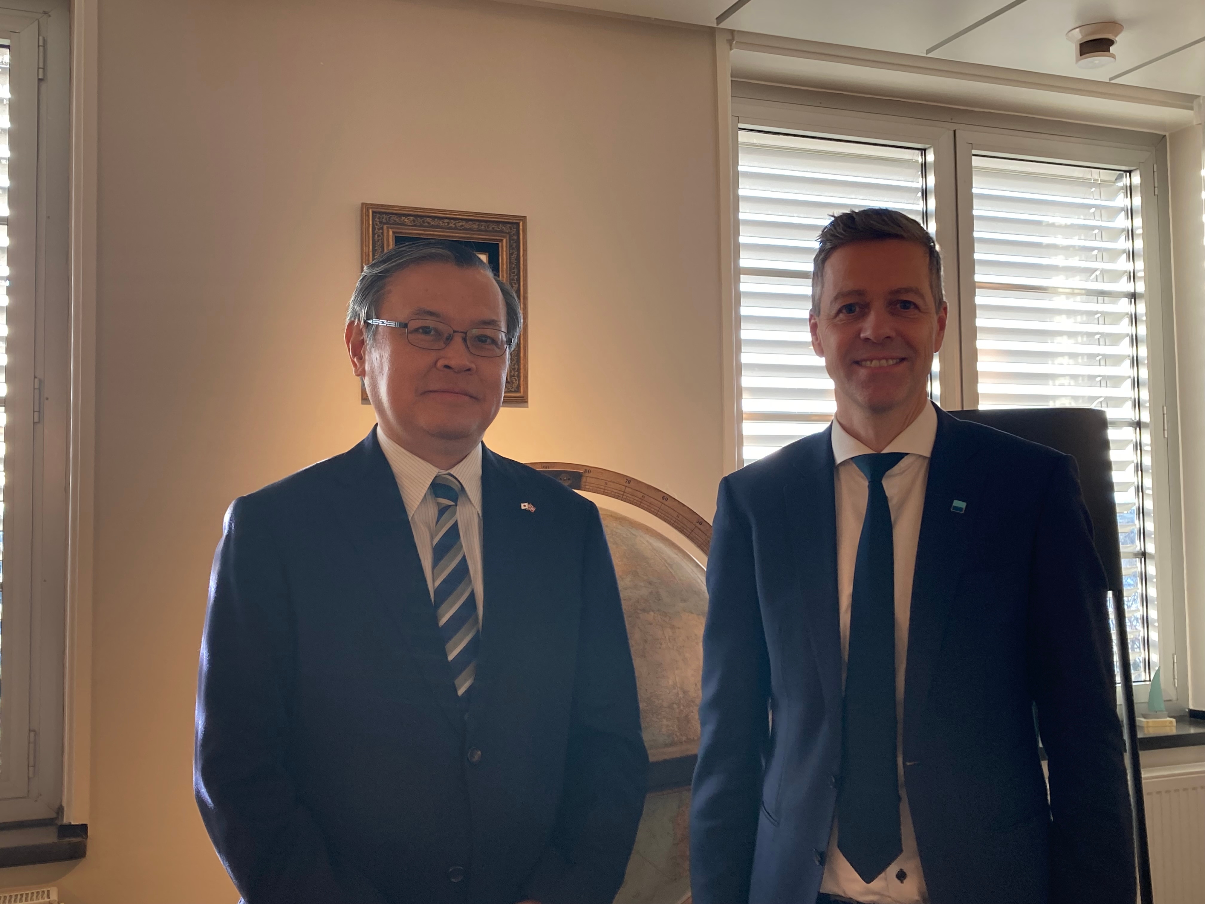 Ambassadør Sugiyama og direktør Knut Arild Hareide